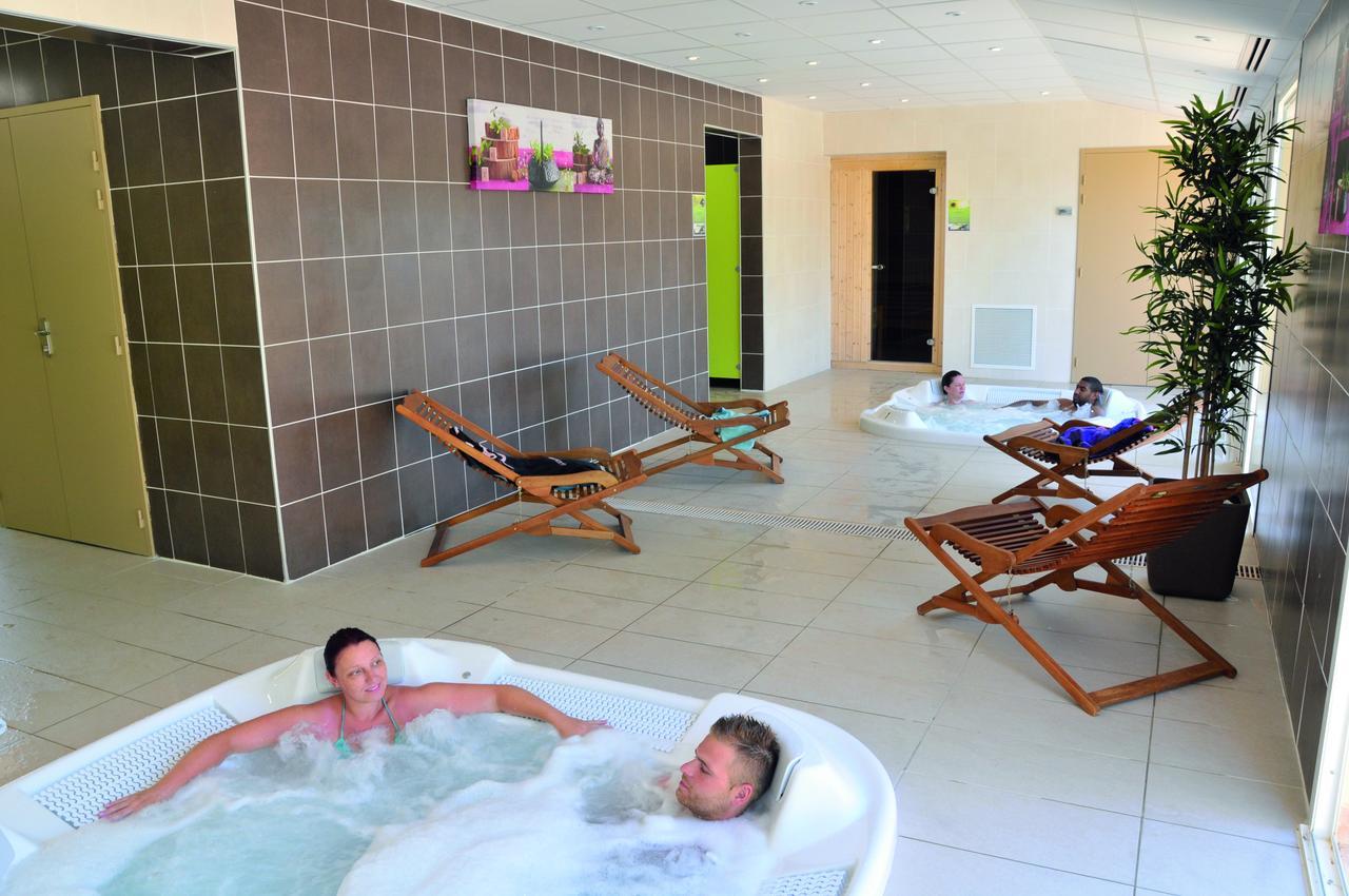 Hotel Le Castelet Saint Aygulf Esterno foto